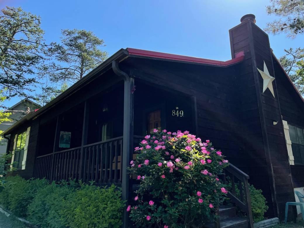Mountaintop Hideaway Villa Pigeon Forge Exterior photo